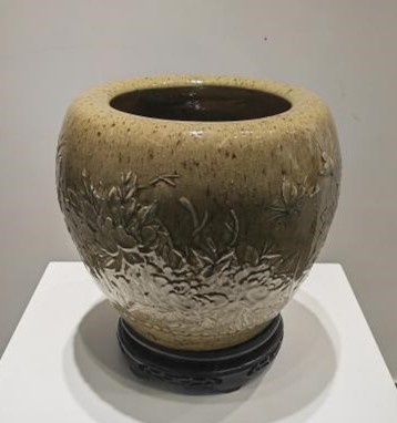 秘色堆贴牡丹缸