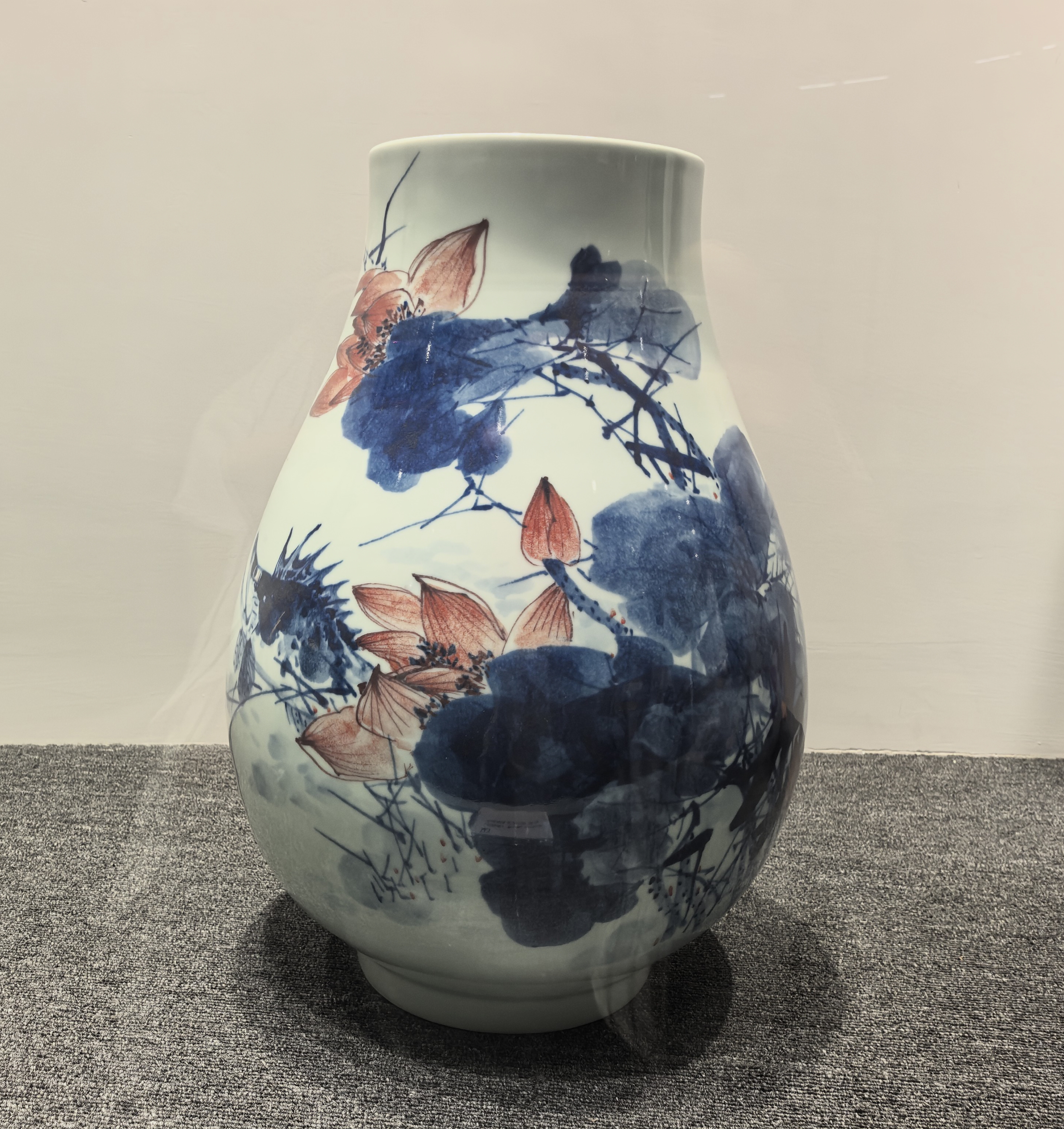 陆如《和为贵》青花釉下点彩瓷瓶